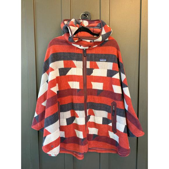 Patagonia Geometric Red and Gray Cape - Picture 2 of 10